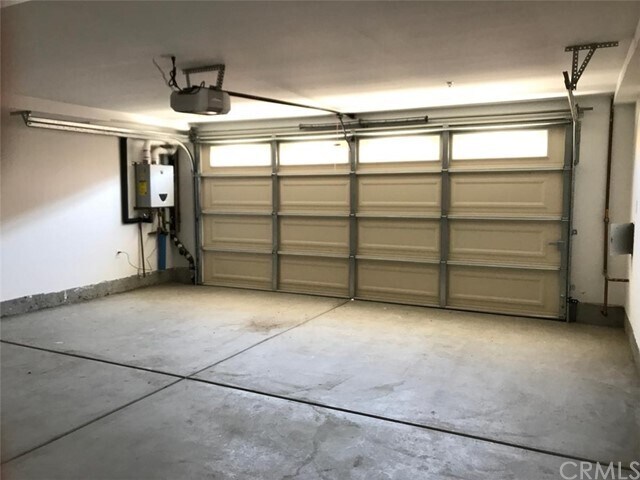Building Photo - 111 W Valencia Dr