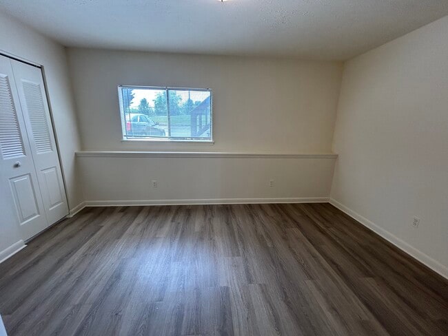Building Photo - Country Place Apartments