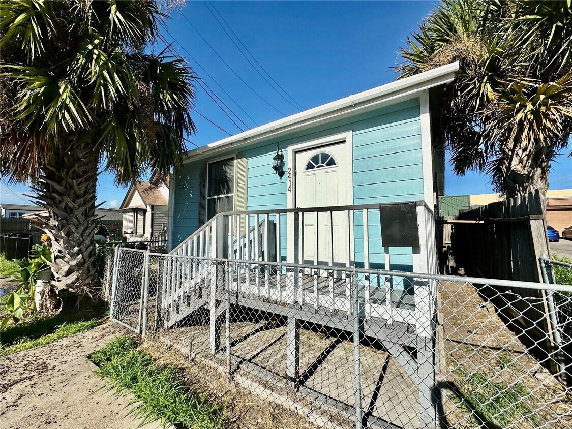 Foto principal - 2414 Grover Ave