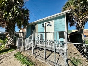Building Photo - 2414 Grover Ave
