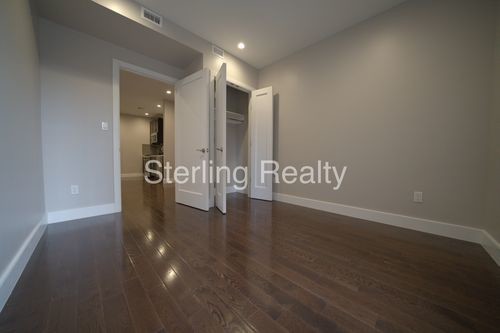 Primary Photo - 2724 Hoyt Ave S