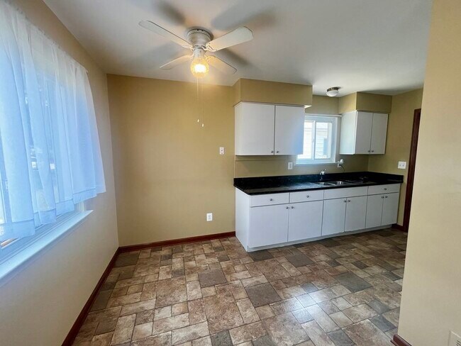 Foto del edificio - 4144 Norbert Ave