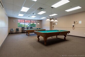 Building Photo - 820 S Hollybrook Dr