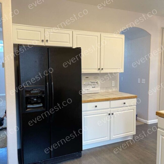 Foto del edificio - 8956 Goosander Way