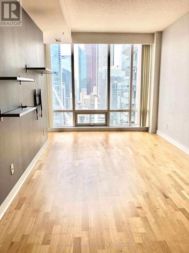 Building Photo - 295 Adelaide St W