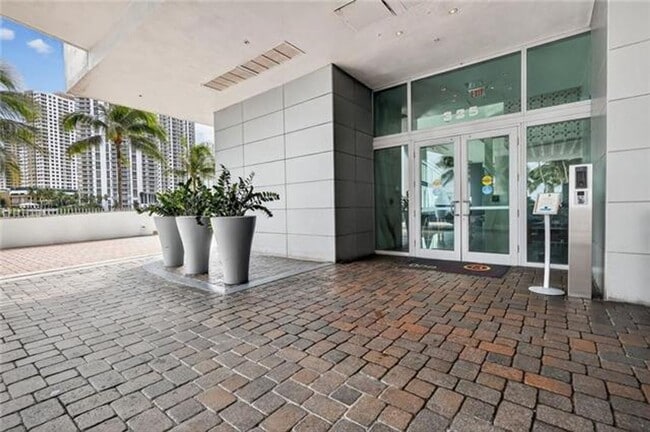 Photo - 325 S Biscayne Blvd Apartment