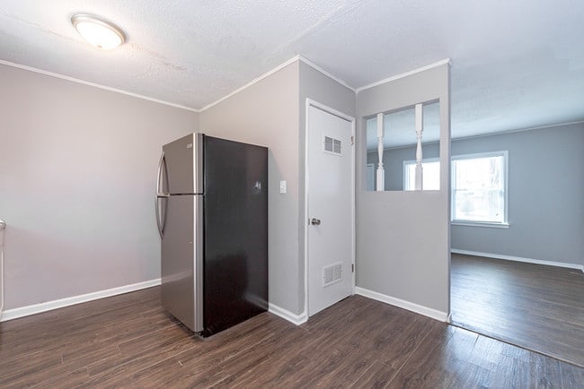Building Photo - 849 N 80th Terrace