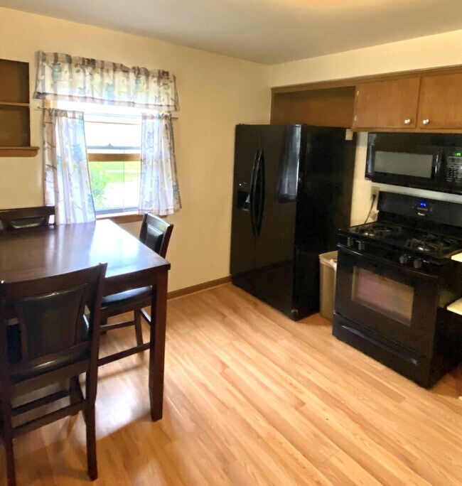 121 W Bagley CoLiving Rent Opportunity House Rental in Berea, OH
