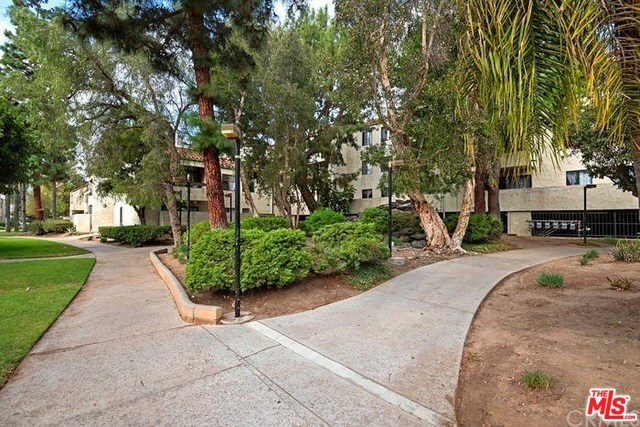 Foto del edificio - 600 W 3rd St