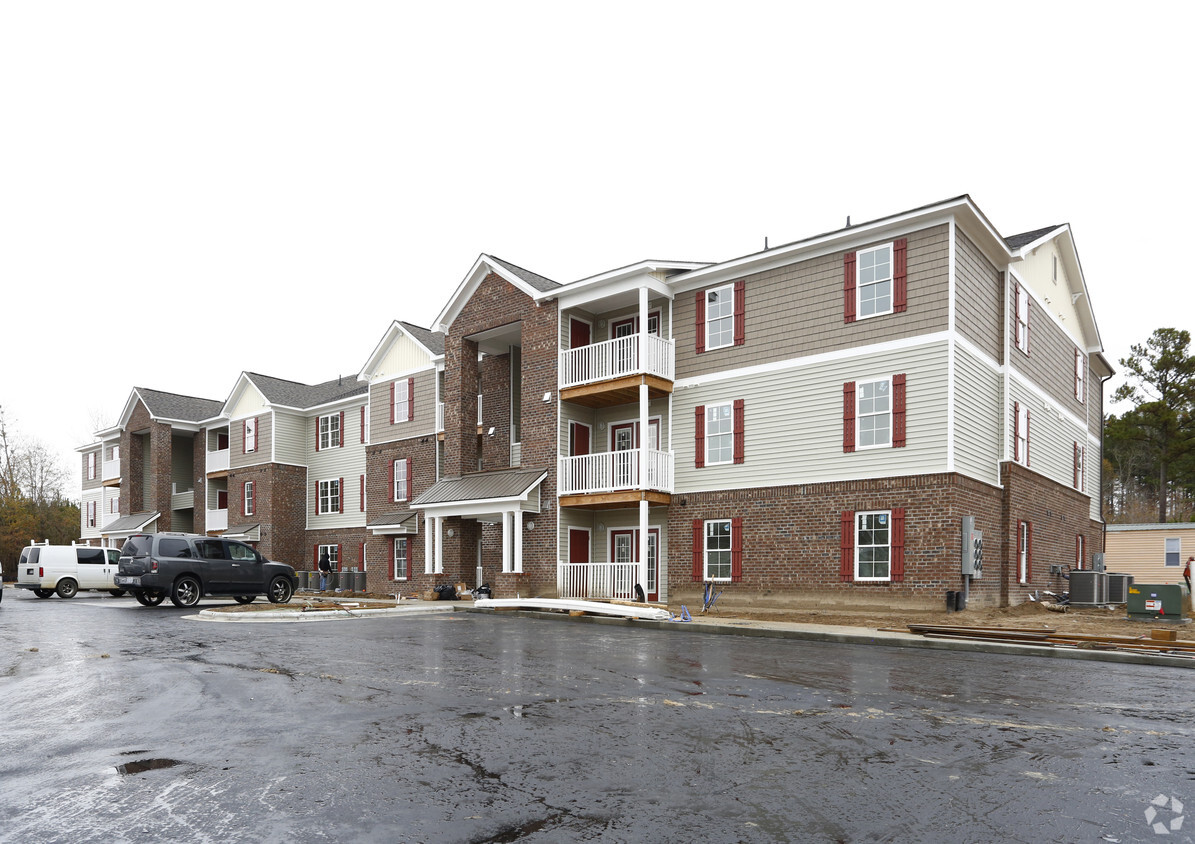 Foto principal - Andover Park Apartments