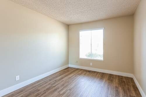 Foto del edificio - 3036 Greenhall Way