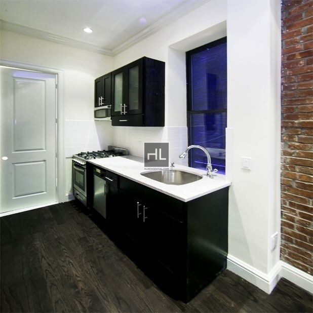 Building Photo - Large One Bedroom on the Upper East Side