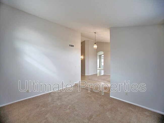Foto del edificio - 10922 W Cottonwood Ln