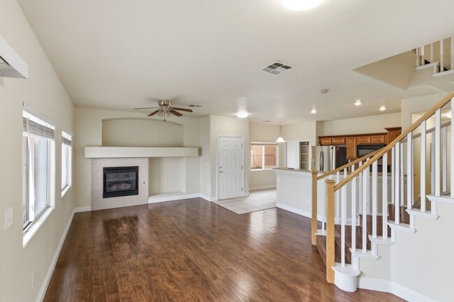 Building Photo - GORGEOUS TWO STORY TOWNHOME IN LAS VEGAS