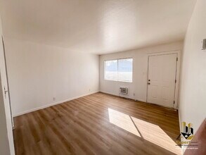 Building Photo - 3720 Astoria St