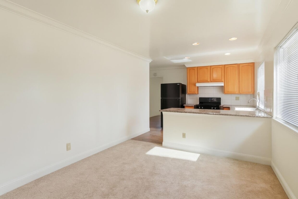 Primary Photo - 210 N Delaware St