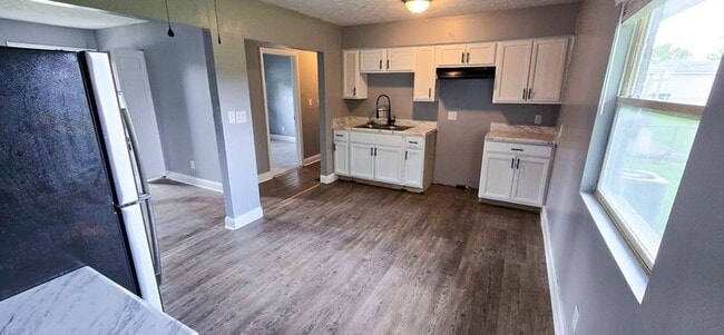 Building Photo - 1386 Faber Ave