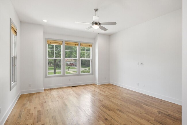 Building Photo - East Nashville Charmer