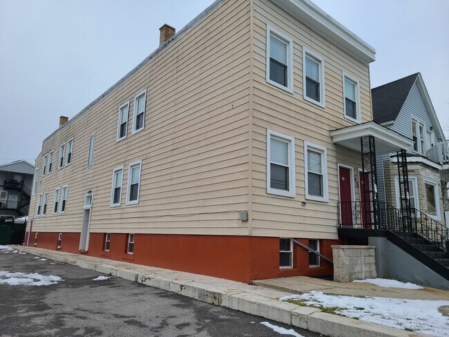 Building Photo - 1806 N Monticello Ave