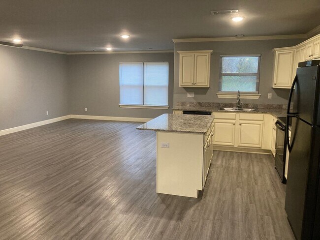 Foto del edificio - $150 AMAZON GIFT CARD WITH SIGNED LEASE!! 3B/3.5B PRE-LEASING FOR AUG 10 MOVE-IN!!