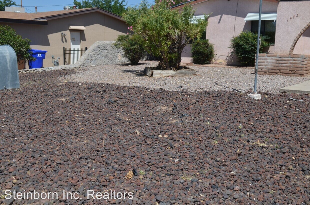 Building Photo - 3 br, 2 bath House - 1973 Redwood St.