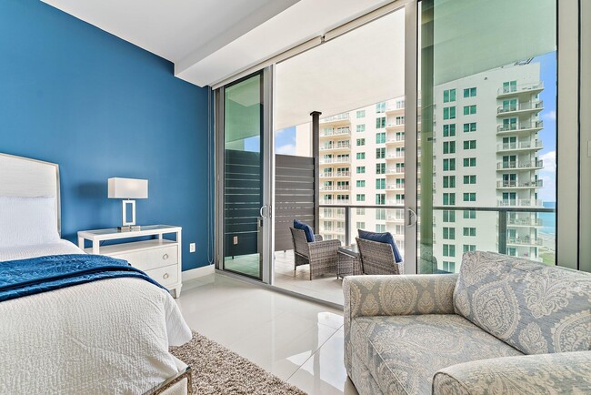 Building Photo - 3100 N Ocean Dr