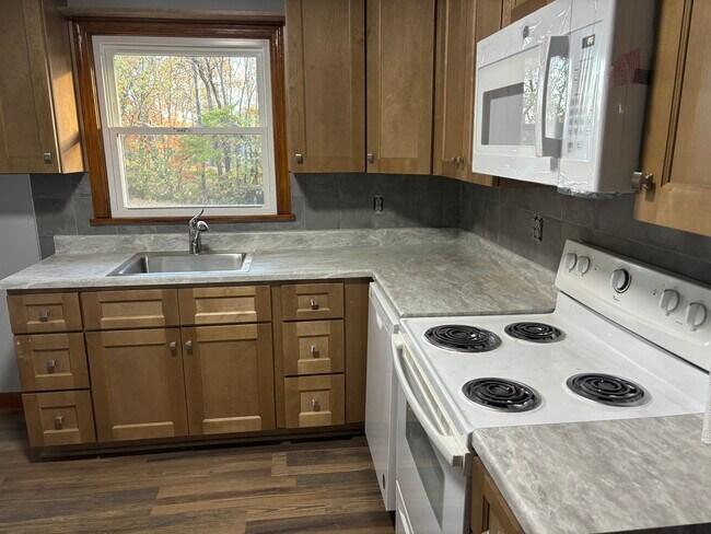 Foto del edificio - 208 Ricker Ave