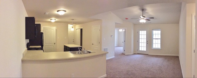 Sala de estar - Liberty Landing Apartment Homes