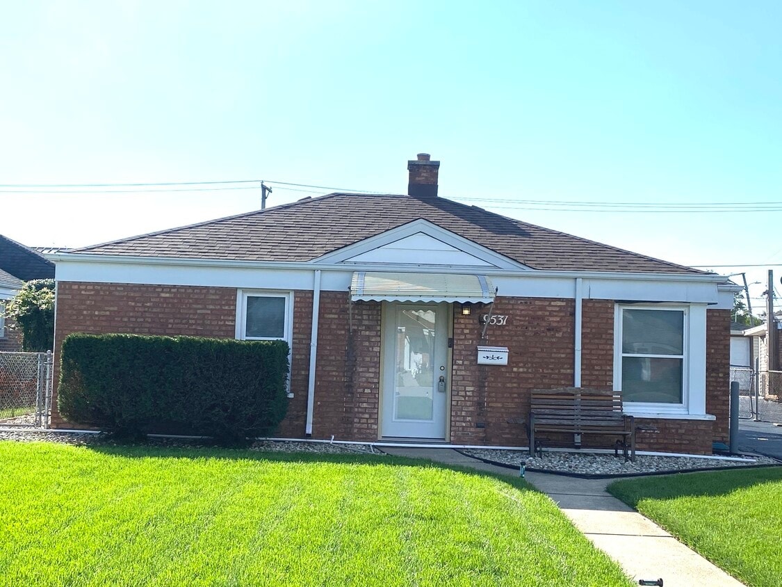 Foto principal - 9531 Nerbonne Ave