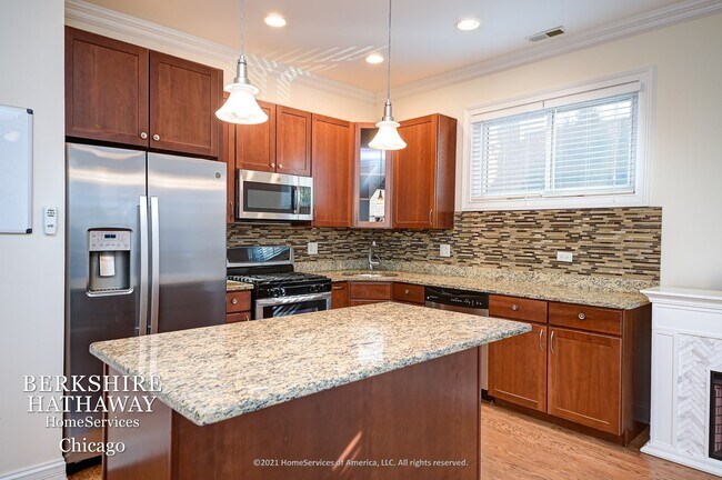 Foto del edificio - 653 W Barry Avenue