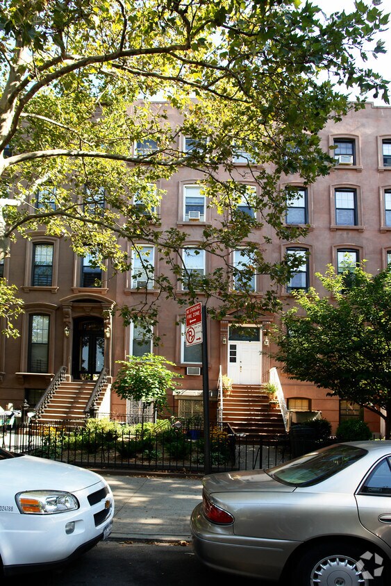 Building Photo - 65 1st Pl