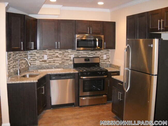 Building Photo - 2975 Washington St