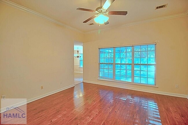 Building Photo - 229 Augusta Way