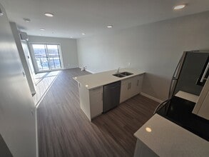 Building Photo - 420 Chrislind St