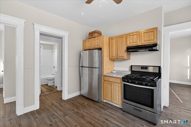 Building Photo - 82 Gilbert St