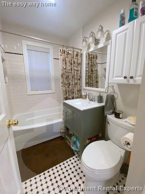 Building Photo - 519 Main St