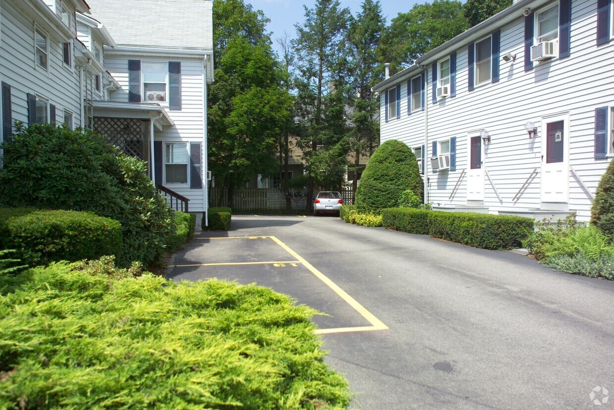 1016 East St, Mansfield, MA 02048 Apartments in Mansfield, MA