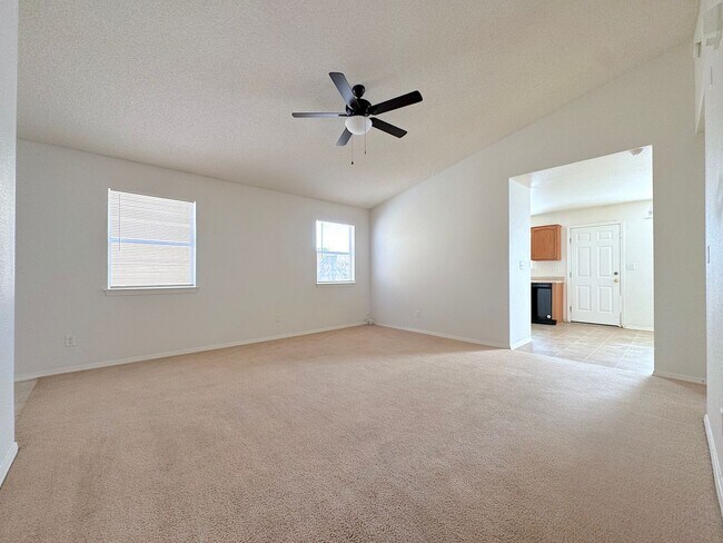 Foto del edificio - Northeast El Paso 3 Bed Refrig A/C