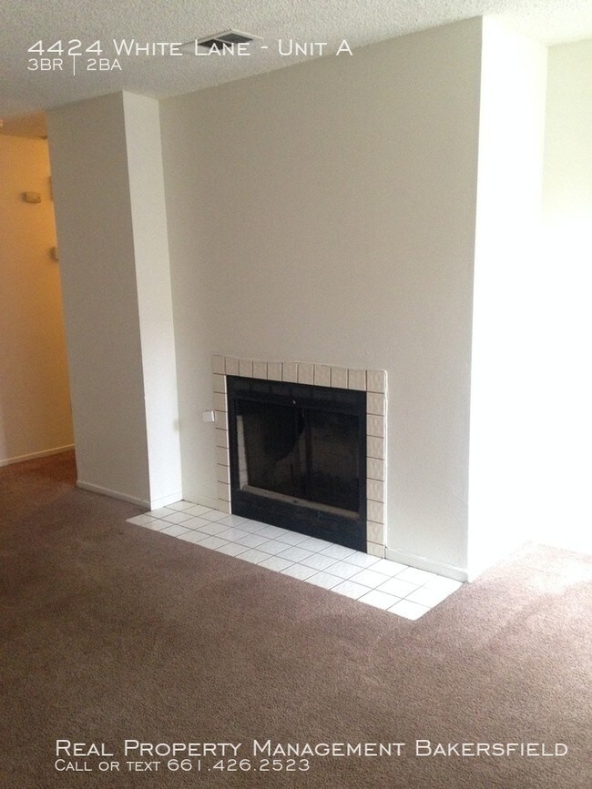 Foto del edificio - 4424 White Lane Unit A