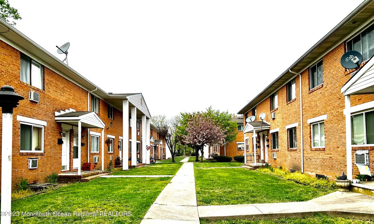 215 Washington St Unit 37, Toms River, NJ 08753 Condo for Rent in