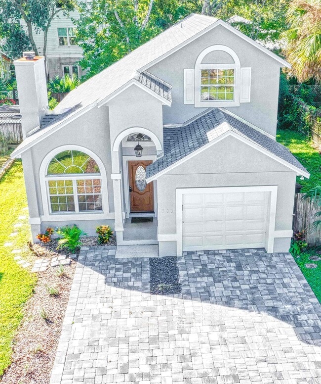 Building Photo - 303 D St