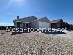 Building Photo - 13539 Merry Oaks St