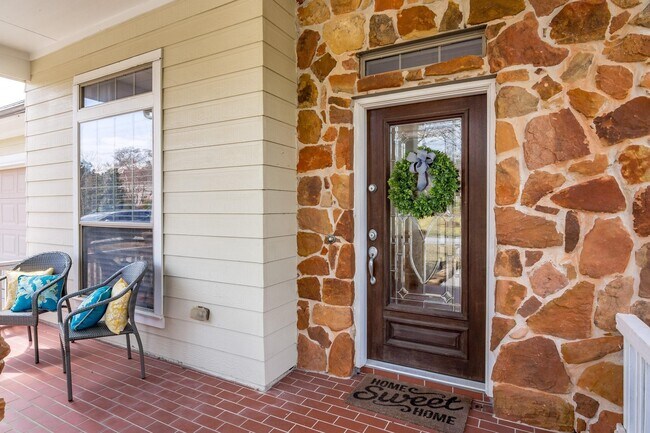 Building Photo - 27 S Mews Wood Ct