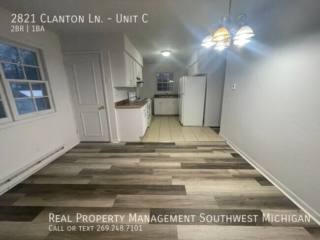 Foto del edificio - 2821 Clanton Ln