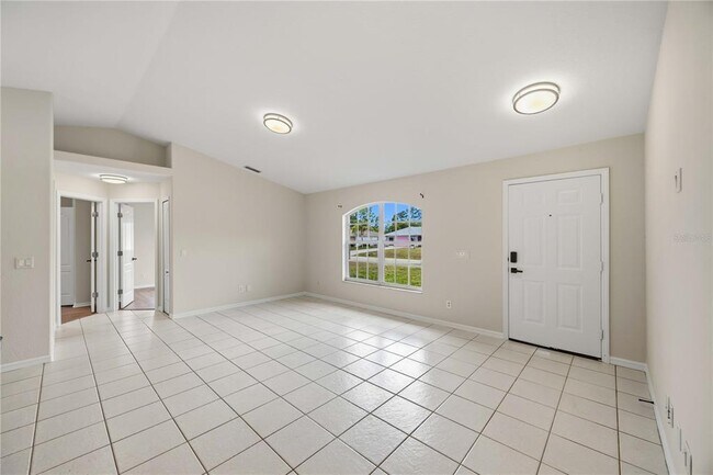 Building Photo - 2260 Mistleto Ln