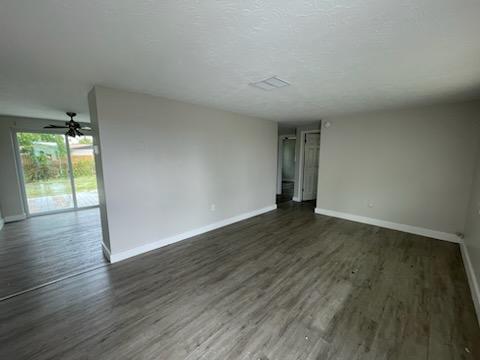 Foto del edificio - 3811 Beechwood Dr