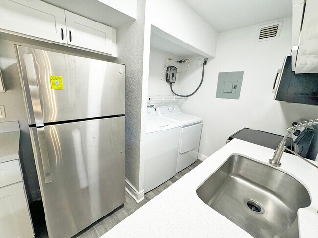 Foto del edificio - 4501 Treehouse Ln