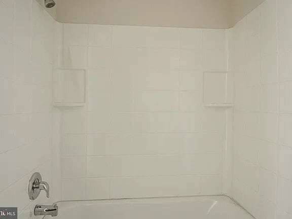 Building Photo - 40 Beech St