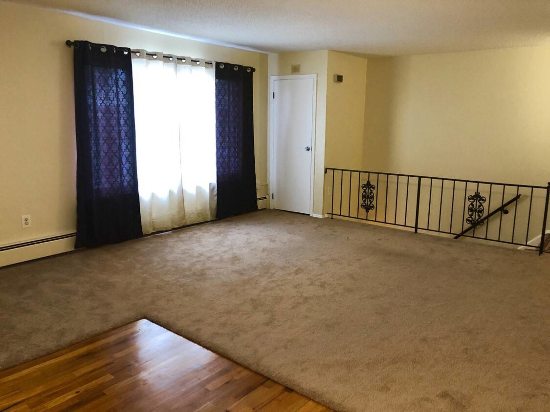 Primary Photo - 250 Beechwood Ave