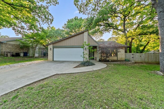 Photo - 121 Lake Vista W House